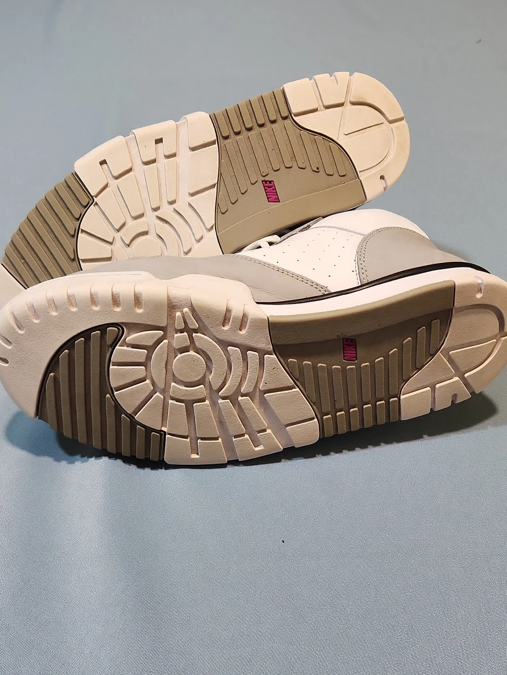 Nike Mens Air Trainer 1 in Hyper Violet. Size 9.5